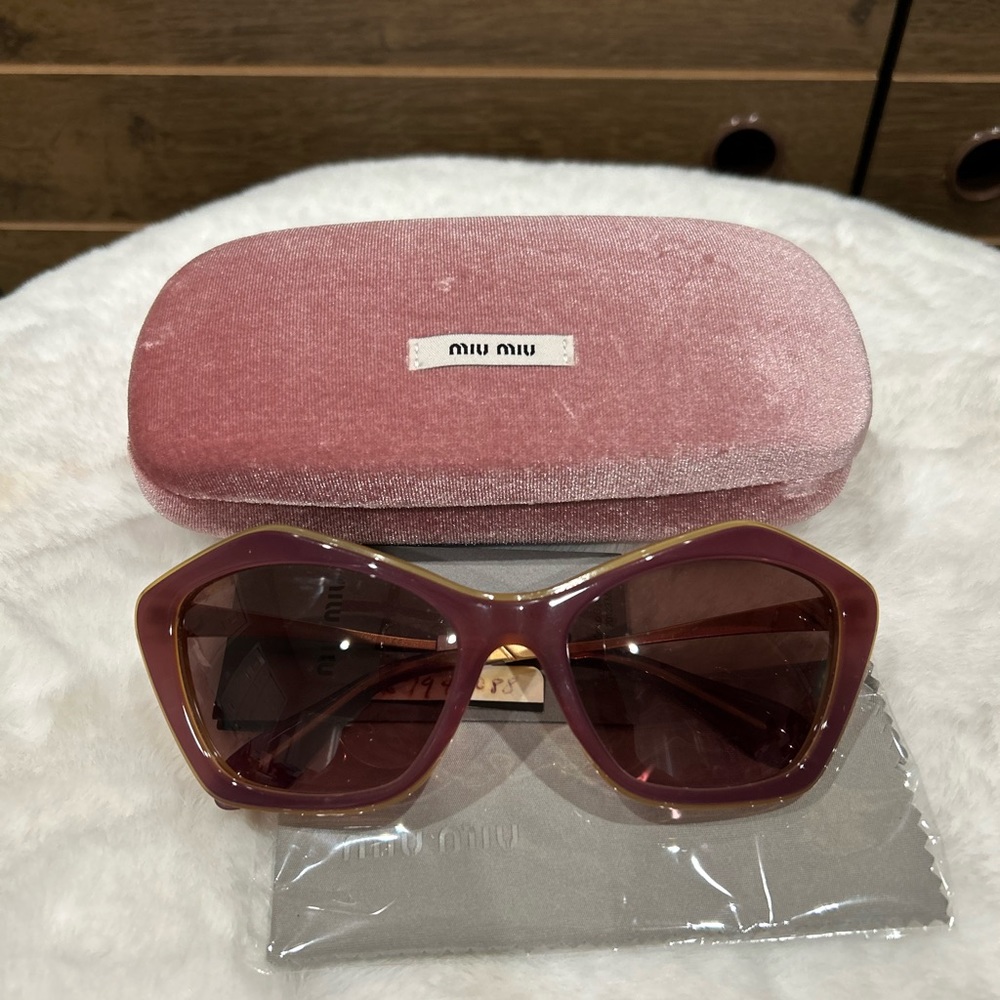 NEW - Miu Miu SMU02O Women's Havana Sunglasses MA9-5P1 MSRP $250